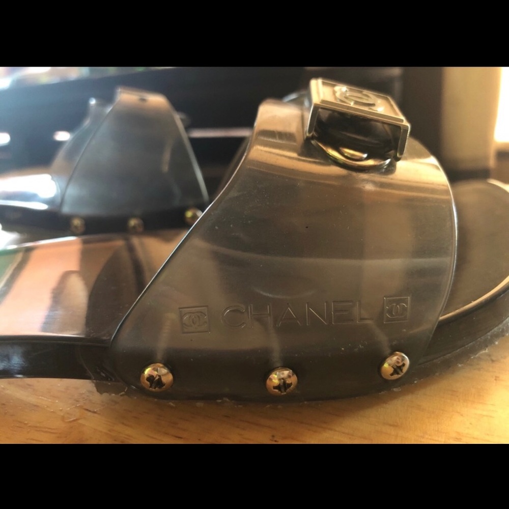 Chanel Slides